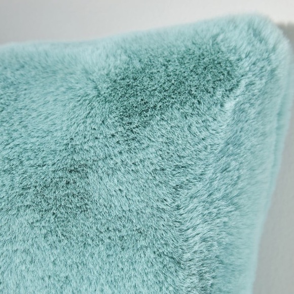 Sophie Mint faux fur pillow - Picture 3 of 5